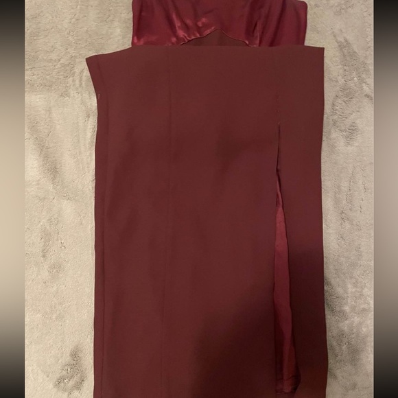 Red dress - Picture 2 of 3